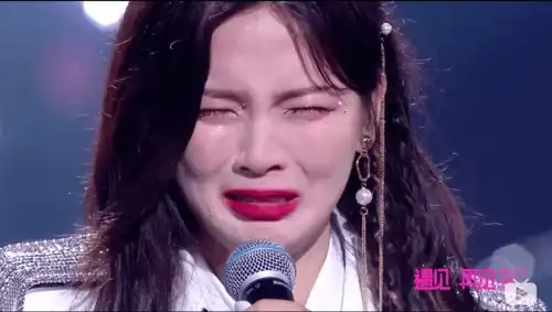 杨超越,求你用力卖人设