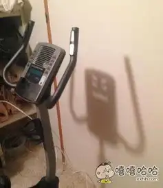 跑步机生气了搞笑图片
