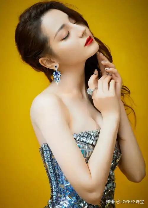 高级又性感,迪丽热巴你究竟是什么人间富贵花