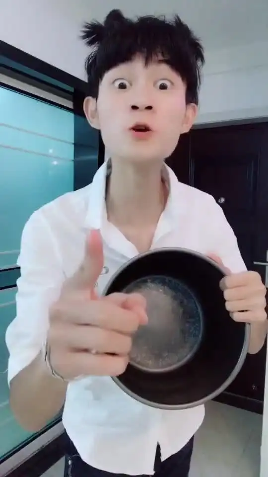 上次我们回忆了葫芦娃,这次我们来个西游记哈哈表情造型你们给几分