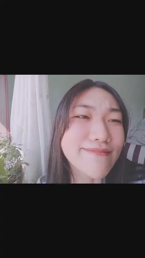 今年你拍过的最沙雕的自拍或照片有分享吗