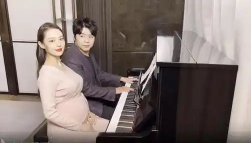 吉娜产子后回家坐月子,郎朗亲自照顾妻儿到深夜,难掩幸福透露儿子很健康