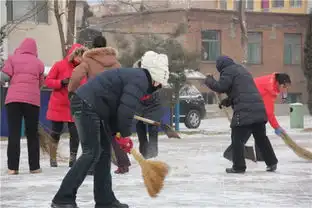 求几张学生扫地的图片,要背影的,朴素的就可以