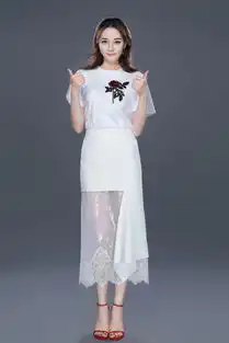 组图工作室晒迪丽热巴美照仙气十足肤白貌美笑容甜女神范十足