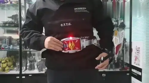 假面骑士经典龙骑腰带变身,真人展示