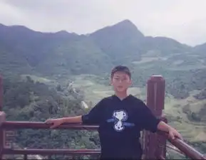 谁有陈翔小时候的照片麽