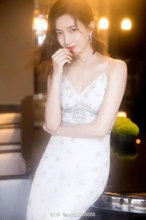 肤白貌美的女神江疏影