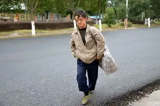 男子冒充瘫痪沿街乞讨卸妆后健步如飞
