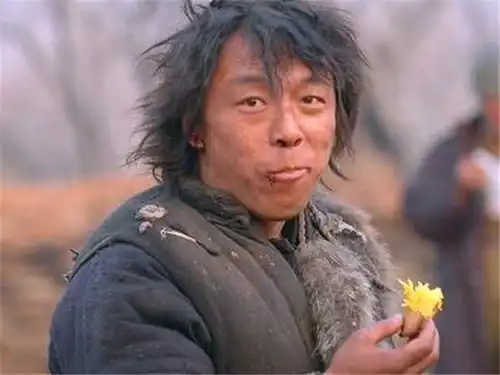 黄渤老婆照片曝光,越活越年轻,网友称相似度百分之九十