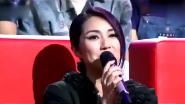 那英又来搞事,点评杨千嬅唱歌紧张,却意外得到这样的回应