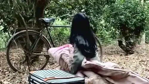 自驾车过来寻找工作,前期没资金只能在小森林存活,晚上简直不敢想象