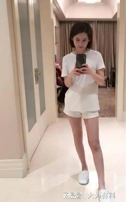新一代星女郎景如洋肤白貌美大长腿,撞脸刘诗诗气质绝佳