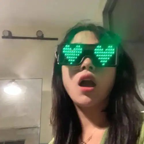 可爱又沙雕的头像