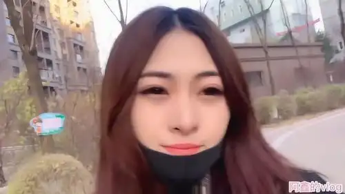 美女清晨起来去练车,路上困到不行,这表情很绝望