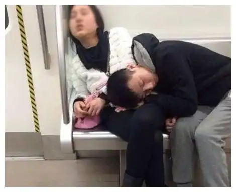 搞笑图片幽默段子笑话情人节,妹子收到一朵花,会不会太大了啊
