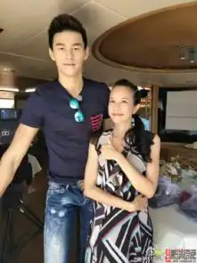 半边脸没睡醒张继科莫文蔚合影眼睁不开