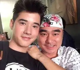 打败男星的不是岁月是胖和秃,沙溢肥的脸上褶子都被撑平了