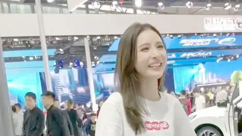 小伙在线撩妹子,小姐姐的表情亮了,这是有戏吗