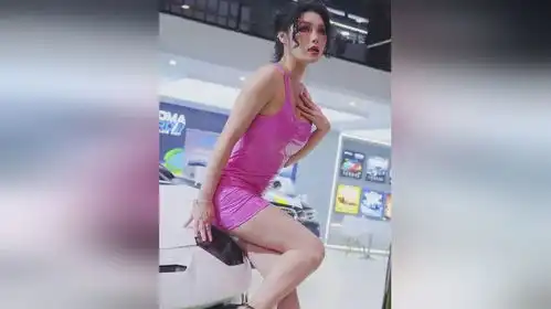 深圳车展小姐姐车模肤白貌美大长腿