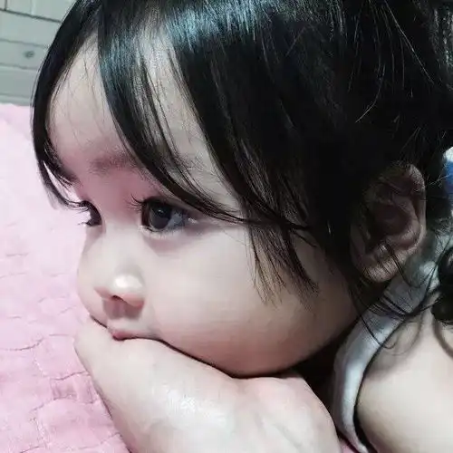 这个5岁的小女孩火了,成新一代国民表情包看完又又又想生女儿了