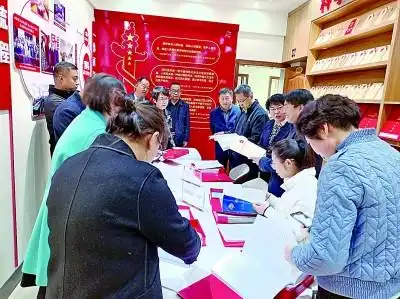 群众建议进法条法治精神入万家