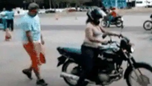笑话gif动图我刚说一个字,女秘书自若的说,因为我不会怀孕