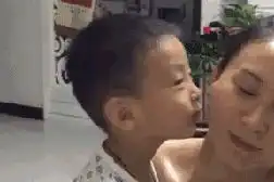 爆笑gif图真的好恶心,妹纸真的是忍无可忍了