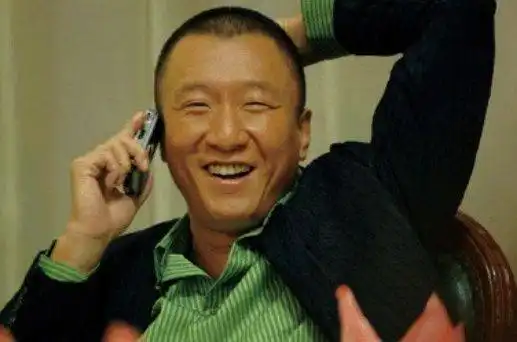 当孙红雷含情脉脉望着巩俐时,却有女演员,在苦苦单恋孙红雷