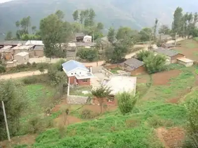 鲁纳箐村