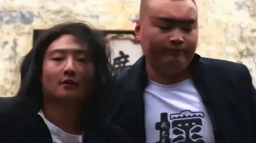 砖头帮和斧头帮一样霸道,就连乞丐也拿砖头吓唬人