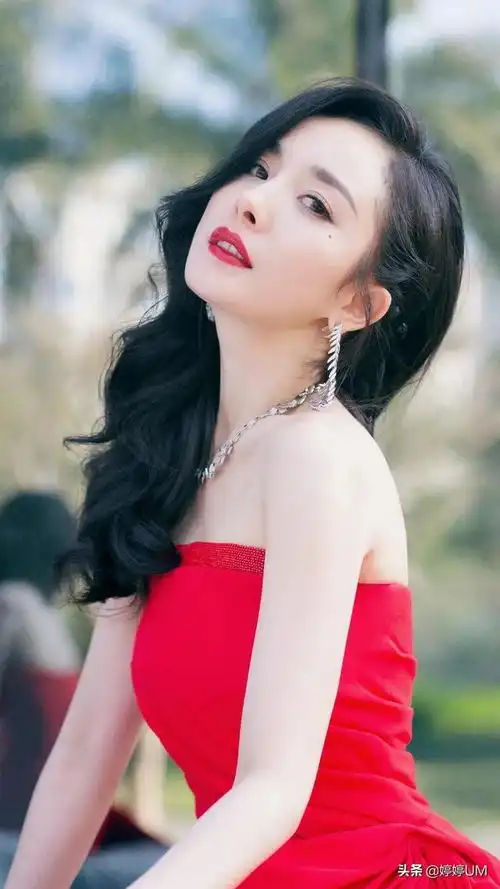 杨幂,肤白貌美性感迷人身材火辣,好看的女人让人心动不已