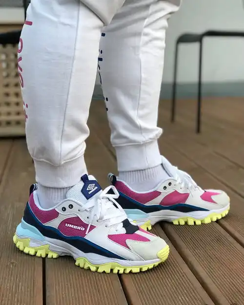 dadshoes又有新成员umbro这双老爹鞋走可爱路线