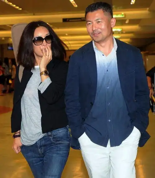 那英和高峰分手后,带着儿子嫁给孟桐,后来婚姻状况如何了