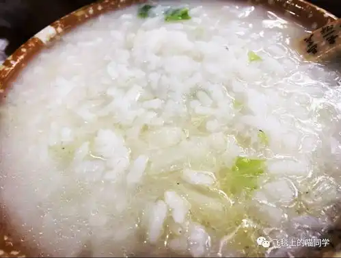 在成都街头,吃一口咬上去就会飞升的钵钵鸡