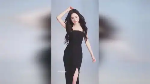 杨幂黑色抹胸高开叉长裙,肤白貌美大长腿,美出圈了