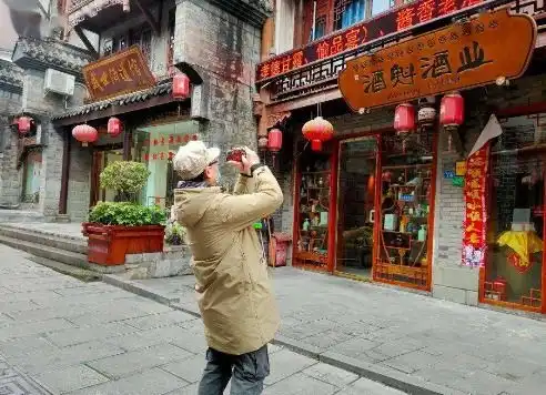 外地游客去茅台镇买酒,当地人的4大卖酒套路,看看你中招没