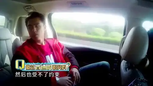 明道当客服,双手放在键盘上不会打字,急坏同事