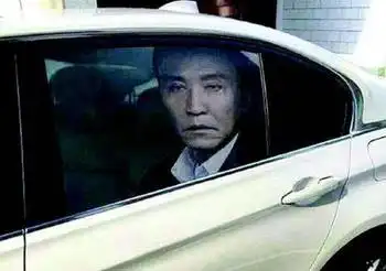 男子为博眼球,发明网红车贴起名达康书记望你,回头率200