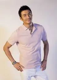 胡兵2010最新春夏写真dfs挑选大牌新品