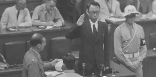 日本投降后,麦克阿瑟问日本天皇怎么不自杀谢罪回答极其无耻