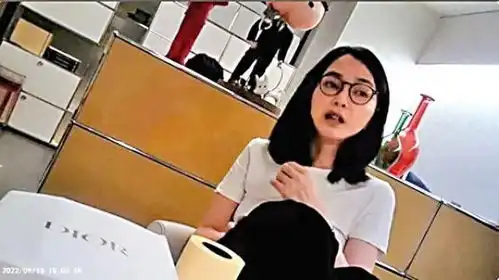 走到哪美到哪的韩国第一夫人,一袭薄纱刺绣绿裙太仙了,出尽风头