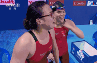 孙杨获游泳首金傅爷凭洪荒之力获仰泳铜牌,表情包又上线了