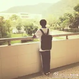 tfboys易烊千玺高中入学穿蓝领校服模样乖巧图