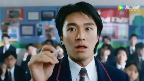 星爷这个表情,肯定是遇到难题了