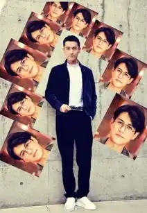 靳东胡歌搞怪合影兄弟合体发糖靳东胡歌嘟嘴自拍化身表情包太萌了