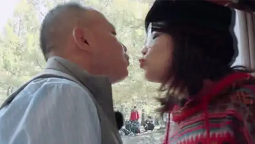 表情亲爱的客栈第2季第1期刘涛王珂回归亲吻秀恩爱,王鹤棣马思超...表情