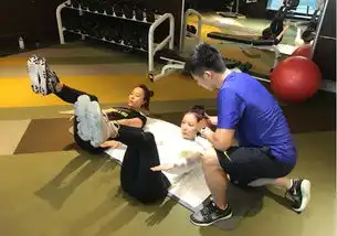 王珞丹早起健身素颜湿发明眸肤好状态佳