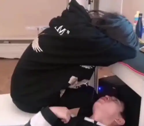 直男就是这么哄女孩子的嘛