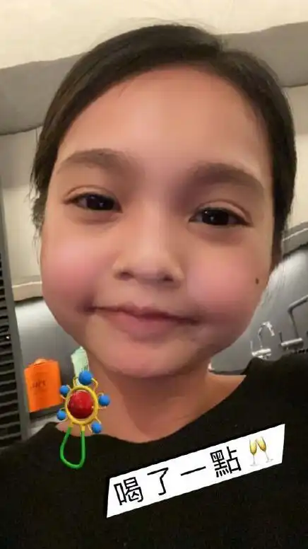 杨丞琳凌晨晒醉酒自拍网友李荣浩也不管管吗