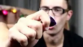 弹琴的时候表情一定要丰富